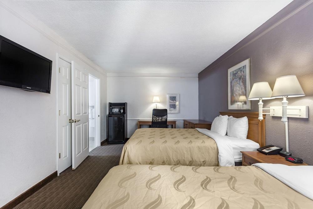 Quality Inn & Suites Airport Charlotte Exteriör bild