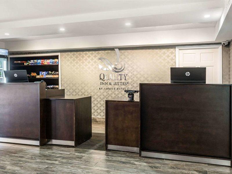 Quality Inn & Suites Airport Charlotte Exteriör bild