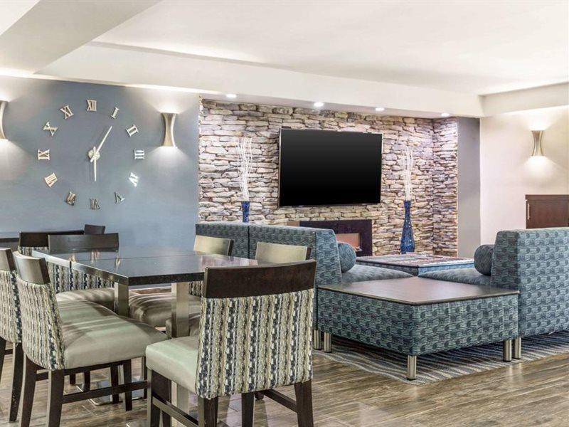 Quality Inn & Suites Airport Charlotte Exteriör bild