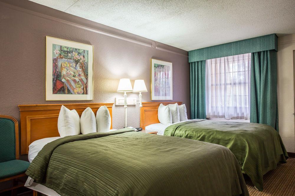 Quality Inn & Suites Airport Charlotte Exteriör bild