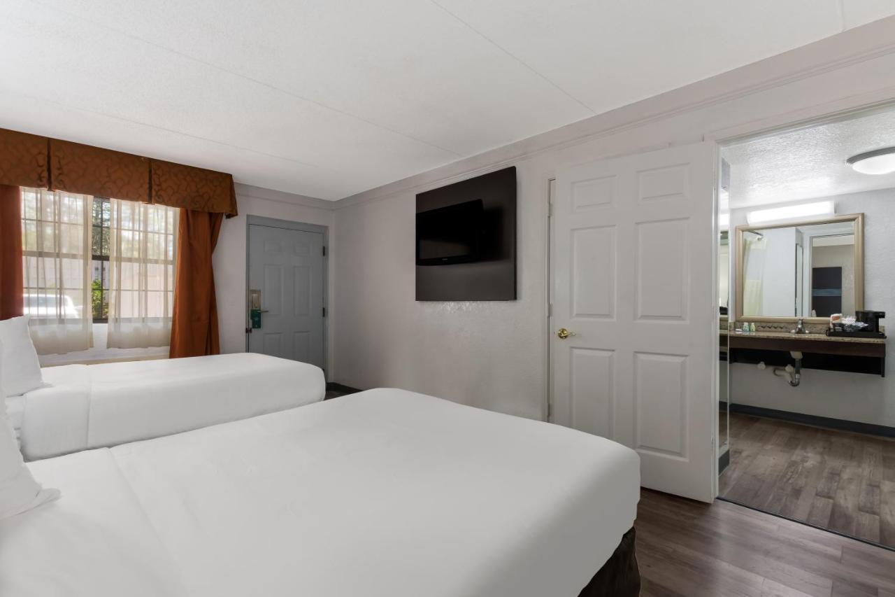 Quality Inn & Suites Airport Charlotte Exteriör bild