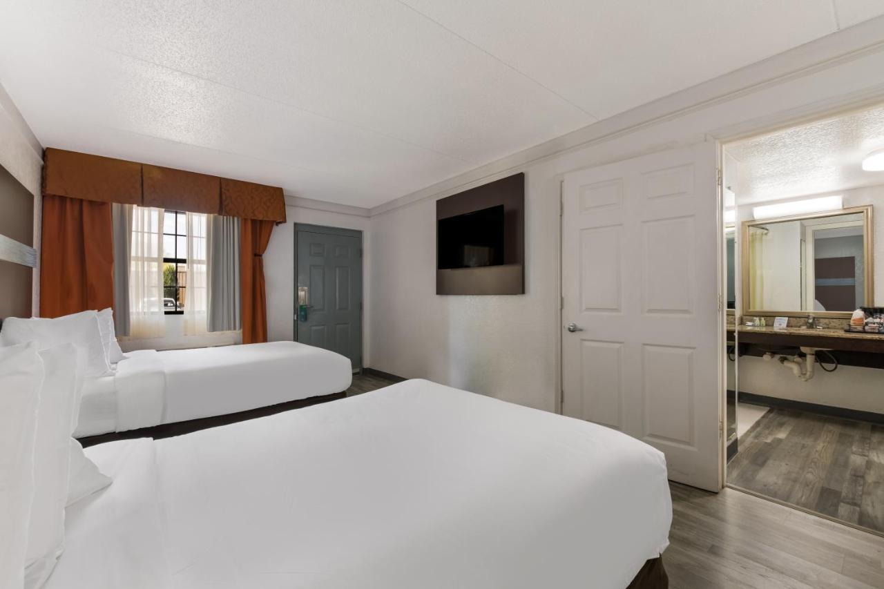 Quality Inn & Suites Airport Charlotte Exteriör bild