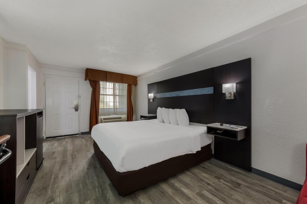 Quality Inn & Suites Airport Charlotte Exteriör bild