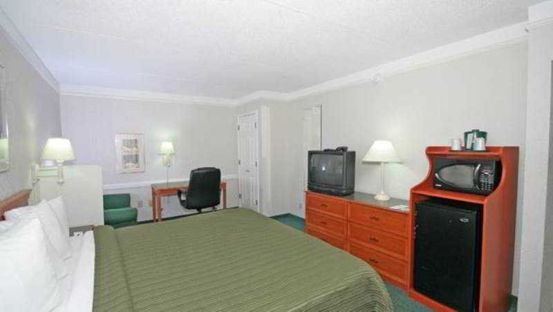 Quality Inn & Suites Airport Charlotte Exteriör bild