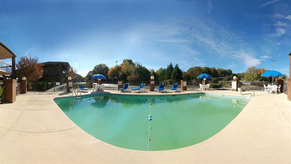 Quality Inn & Suites Airport Charlotte Exteriör bild