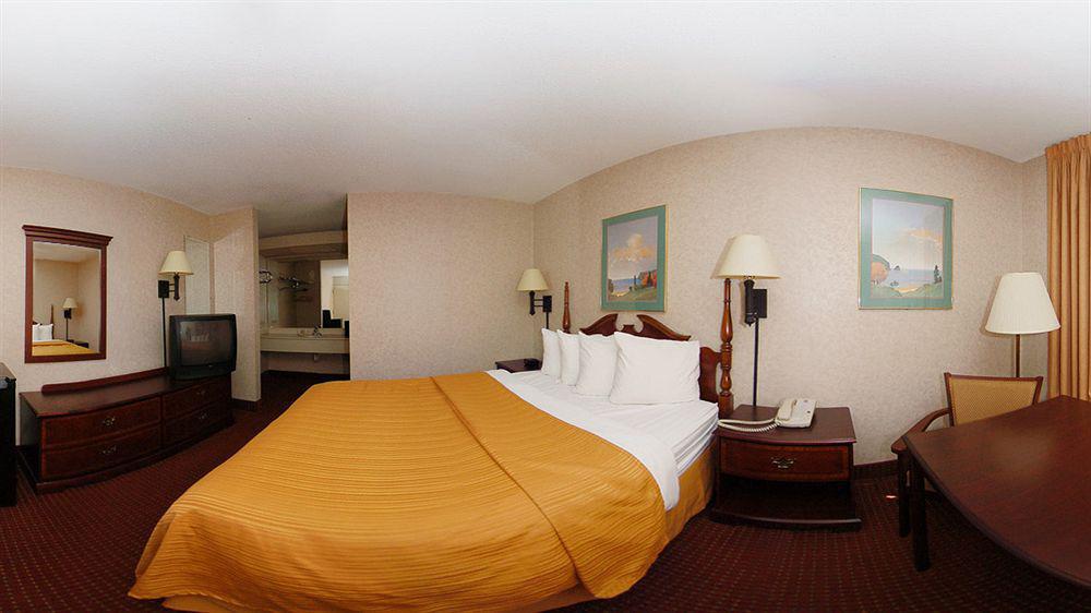 Quality Inn & Suites Airport Charlotte Exteriör bild